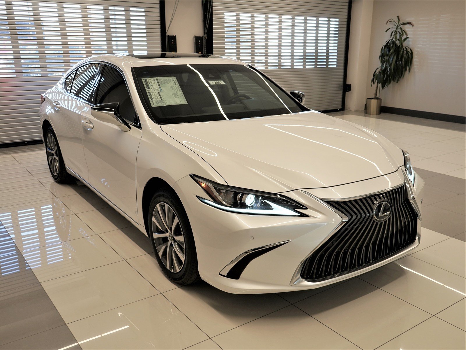 New 2020 Lexus ES 350 4dr Car in Tucson #12961 | Royal Automotive Group